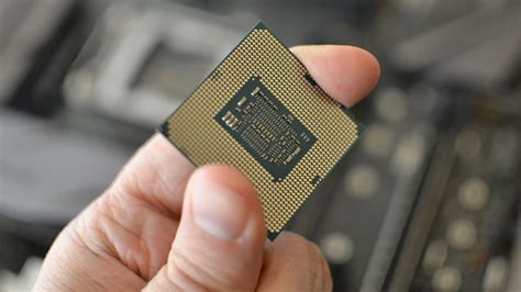 Intel Xeon Phi 7290 Boasts 72 Processing Cores – Fastest Chip ...