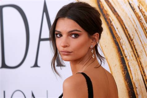 Emily Ratajkowski's nude photos leaked following iCloud hack - IBTimes ...