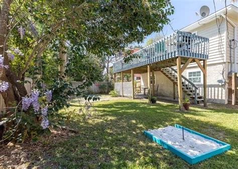 Palms on 5th - Screened Porch -Fenced Yard - Dogs! - Houses for Rent in ...