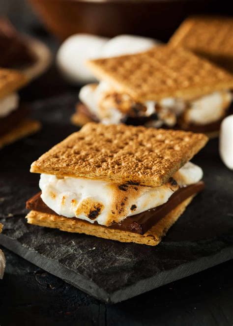 How to Make Campfire S'mores: 7 Recipes (Classic + 6 Variations) | GudGear