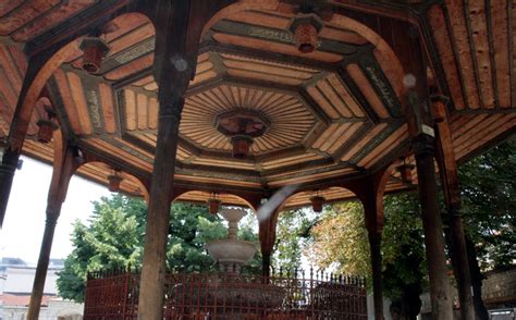 Ta čudoviti les: lesene obloge, rezbarije in parket | Gradbenik