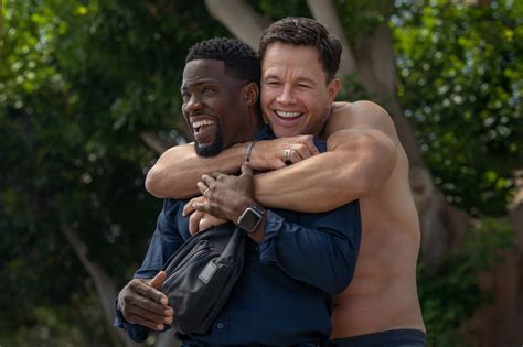 Review: Kevin Hart and Mark Wahlberg team up in Netflix’s vulgar ‘Me ...