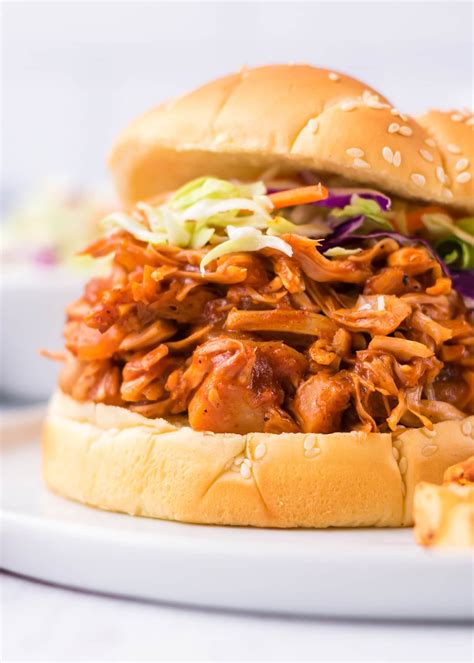 Jackfruit Pulled Pork Recipe {5 Ingredients!} Vegan BBQ Sandwiches