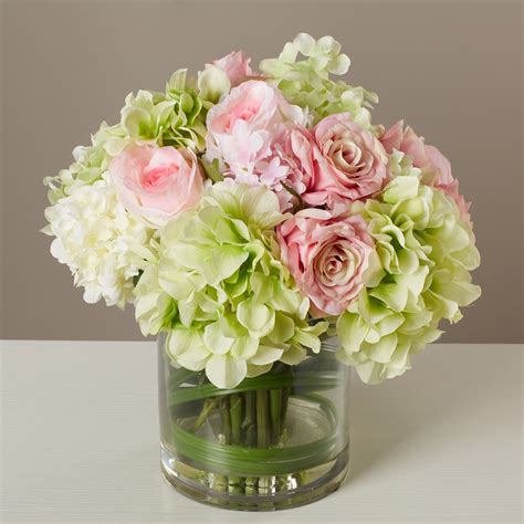 Flower Arrangements Using Hydrangeas