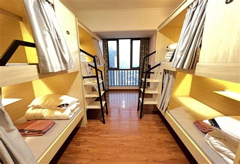 Xiaorong Manmian Hostel (Nancun Wanbo Subway Station)(笑容满面青年旅舍（南村万博地铁站店 ...