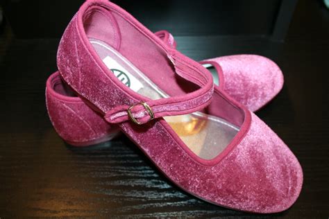 Pink velvet Mary Jane flats. | Mary jane flats, Mary janes, Flats