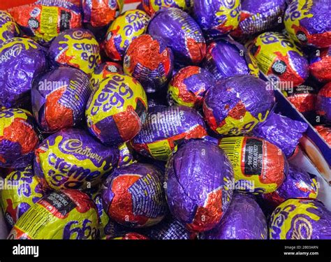 Cadbury chocolate easter egg hi-res stock photography and images - Alamy