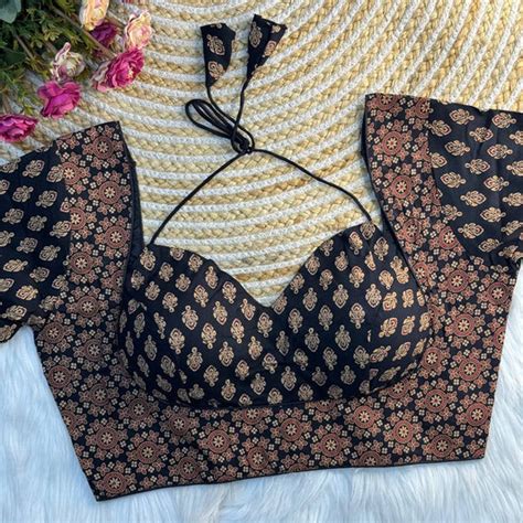 HALTER NECK BLOUSE – MURUGAN ATTIRE