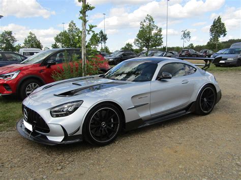 The 25 Ultimate Sports Cars Built for Speed - My Car Makes Noise