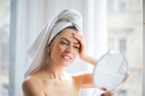 Caring for Dry and Sensitive Skin: A Complete Guide – Meola