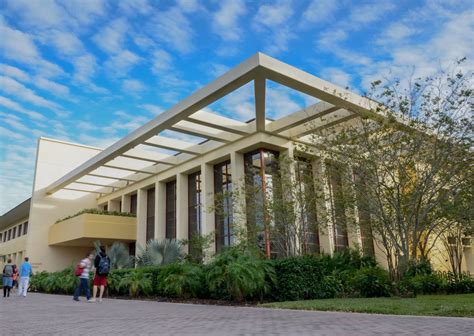 Canizaro Library | Ave Maria Catholic University