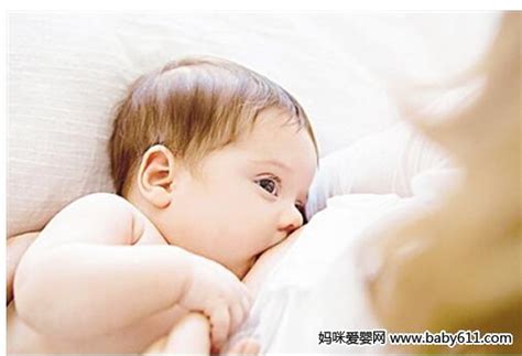 育婴师代焕焕—如何预防宝宝吐奶，教你正确的开挂姿态！ - 知乎