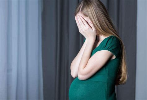 孕晚期哭会影响宝宝吗 孕妇爱哭对胎儿的影响大 _八宝网