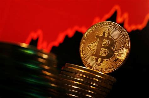 Bitcoin price today: plunges to $106k amid trade tensions, credit risks ...