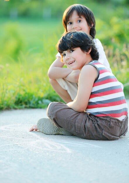 Child Playing 的图像结果