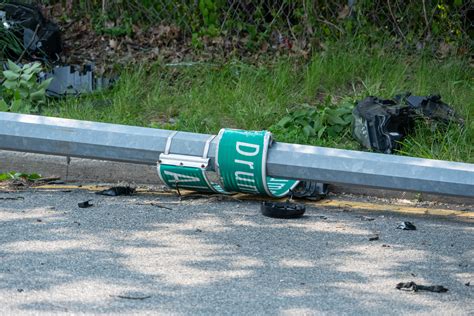 Car Crash in Annadale - silive.com