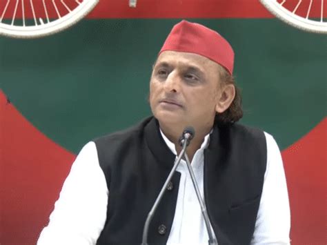 SPs Akhilesh Yadav Blames Yogi Govt for Noida Engineers Death | Lucknow