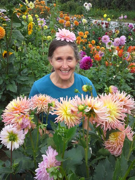 How to Grow: Dahlias- planting dahlia bulbs- growing dahlias