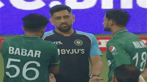 pakistani cricketers respect towards ms dhoni after winning against ...