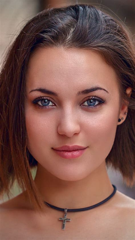 Download wallpaper girl, eyes, model, face, look, pose, portrait ...