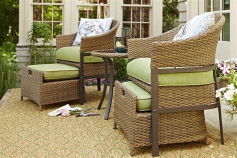 Creating A Cozy & Intimate Space With Small Patio Furniture Sets ...