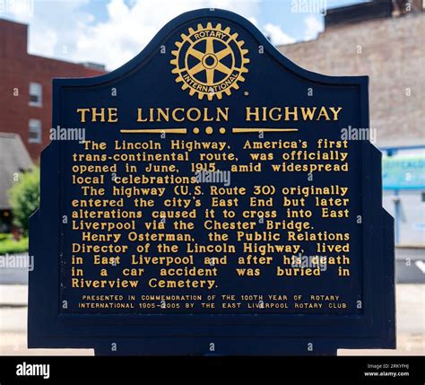 Lincoln highway marker first trans continental route 1915 hi-res stock ...