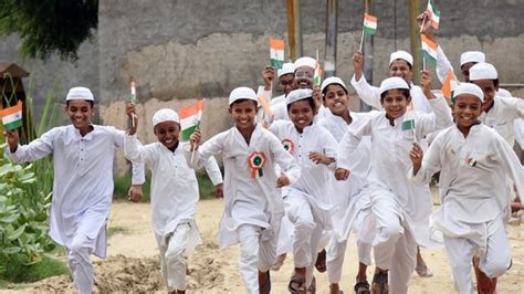 IPS officer asks madrassa students in MP to read Bhagavad Gita along ...