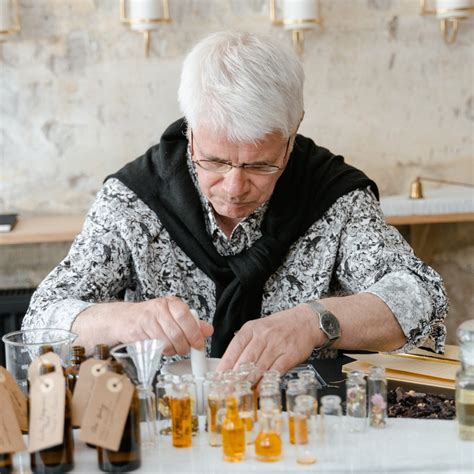 What Does Tonka Bean Smell Like? – More Scents Than Sense