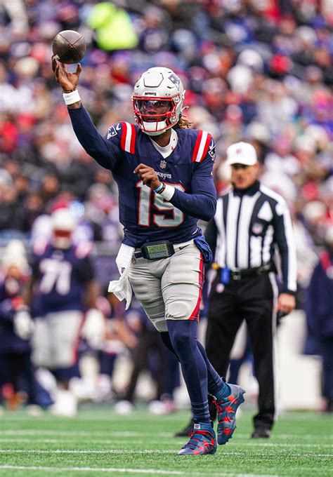 Patriots To Sign QB Josh Dobbs