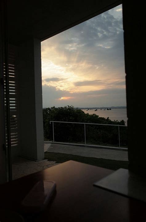 413 HAMAHIGA HOTEL & CAFE (Uruma) - Pension Reviews, Photos, Rate ...