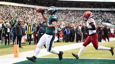 Saquon Barkley makes a house call on first Eagles play (WATCH)
