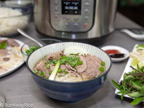 Vietnamese Beef Noodle Soup (Pho Bo)-Authentic Beef Pho Recipe+Video