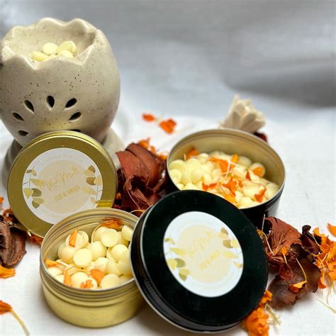 Oud Amber Wax Melt Beads | Handmade in Pure Soy Wax – Pravaah India