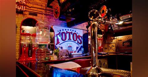 Toto's Garage At Bandra Demolished By BMC | LBB, Mumbai