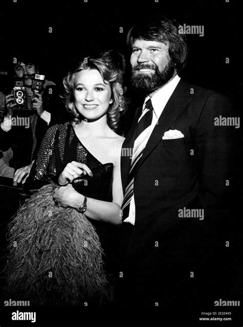 Glen campbell tanya tucker hi-res stock photography and images - Alamy