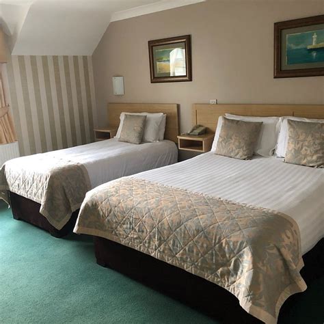 THE HARBOUR INN (Buncrana, County Donegal, Ireland) - Hotel Reviews ...