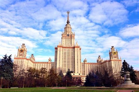 莫斯科国立大学学费与中国本科大学相当，工薪家庭留学首选！「环俄留学」