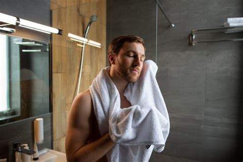 Beat The Heat: Is it Safe to Take a Bath at Night in Summer? 5 Things ...