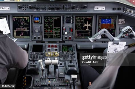 Image result for Embraer 175 Cockpit