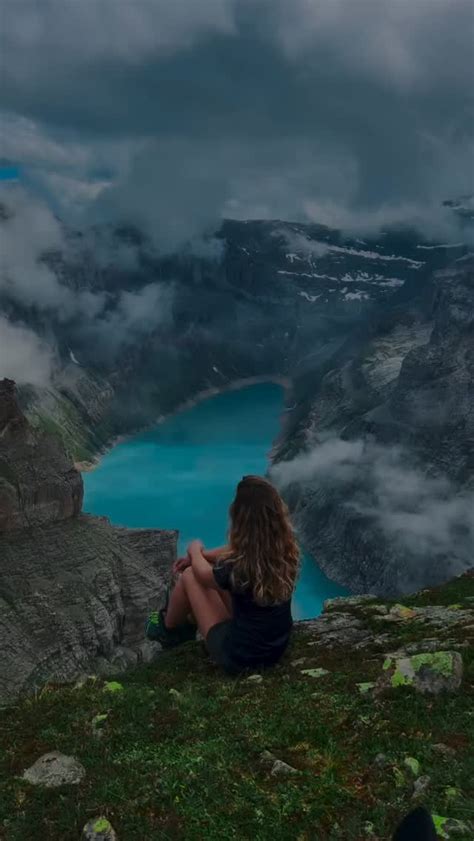 hiking || travel || mountains (@womenhikingzone) • Instagram photos and videos