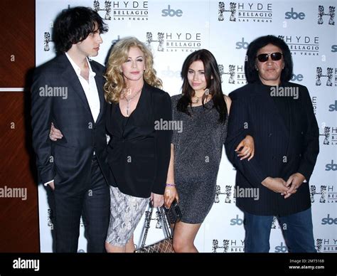 "Gene Simmon's Family Jewels" stars Nick Simmons, Shannon Simmons ...