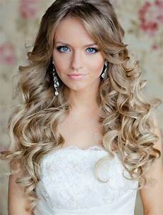 Curly Hair For Prom by 65 Prom Hairstyles That Complement Your Fave Curly Hair For Prom
