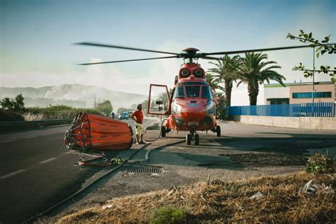 Waldbrände auf Sardinien – Tausende kämpfen gegen Flammen - UnserTirol24
