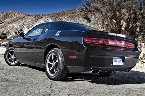 2014 Dodge Challenger SXT VIN Number Search - AutoDetective