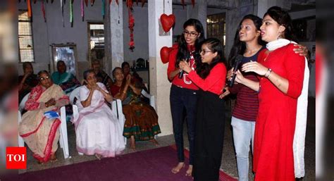 Unique V-Day for old age home inmates | Nagpur News - Times of India