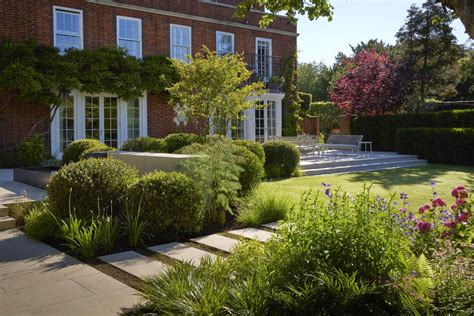 contemporary family garden | Andy Sturgeon Design