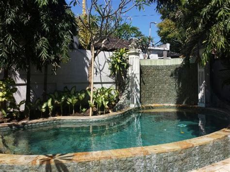 BALE SEMINYAK PETITENGET BEACH (Bali) - Inn Reviews, Photos, Rate ...