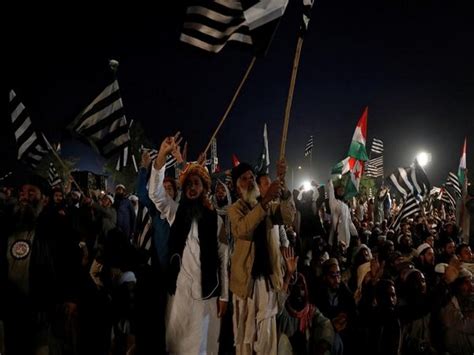 Fazlur Rehman calls off sit-in protest in Islamabad, announces Plan B