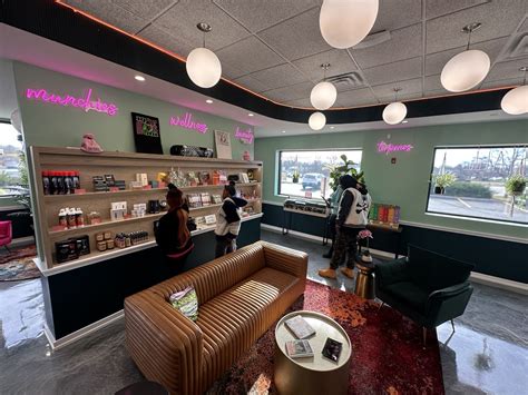 Waukegan Dispensary | Recreational Cannabis | Ivy Hall