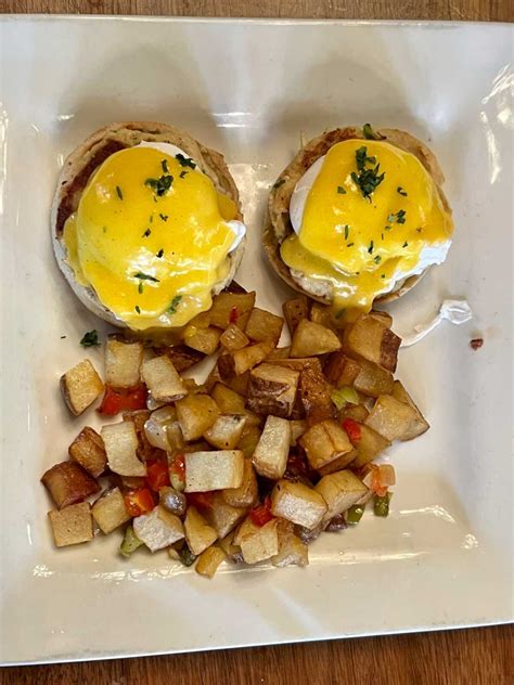 Hawk 'n' Dove Brunch Review by Bottomless Bros DC